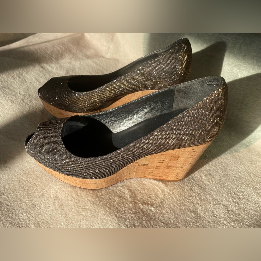Stuart Weitzman 8M Anna Corkswoon Silver Glitter Metallic Cork Wedge Peep Toe